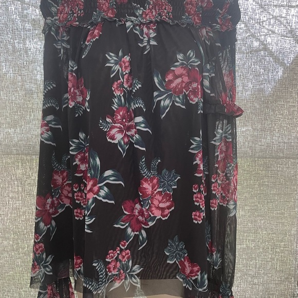 A+A Collection floral print off shoulder blouse NWT - Picture 4 of 5